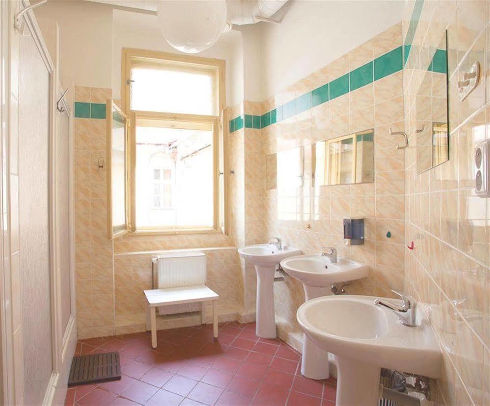 Travellers Hostel Praha Eksteriør bilde